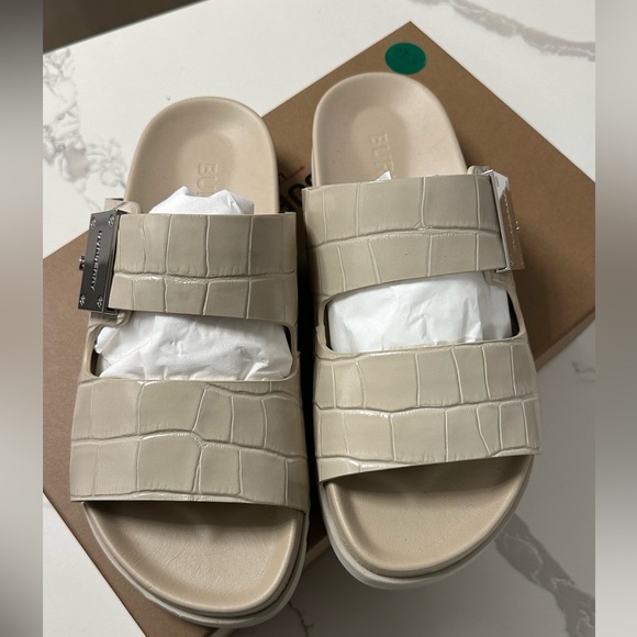 Burberry slides sz 39 beige NWT - Picture 2 of 3